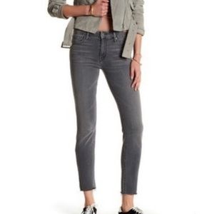 Mother Looker Ankle Fray Size 28